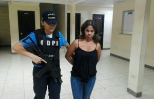 Porqué no me dejaron matarlo? Mujer encuentra su esposo abusando de su hija, mira como lo dejó