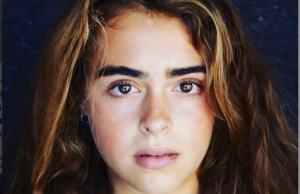 A los 13 años era la chica más guapa de clase. Ahora, a los 18, las fotos muestran el abuso que ella misma hizo a su cuerpo