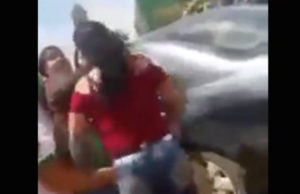 En Chihuahua mamá se lanza a golpes contra estudiantes por hacer ‘memes’ de su hija