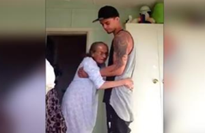 El baile que comparte este joven con sus abuela enferma de Alzheimer te conmoverá profundamente